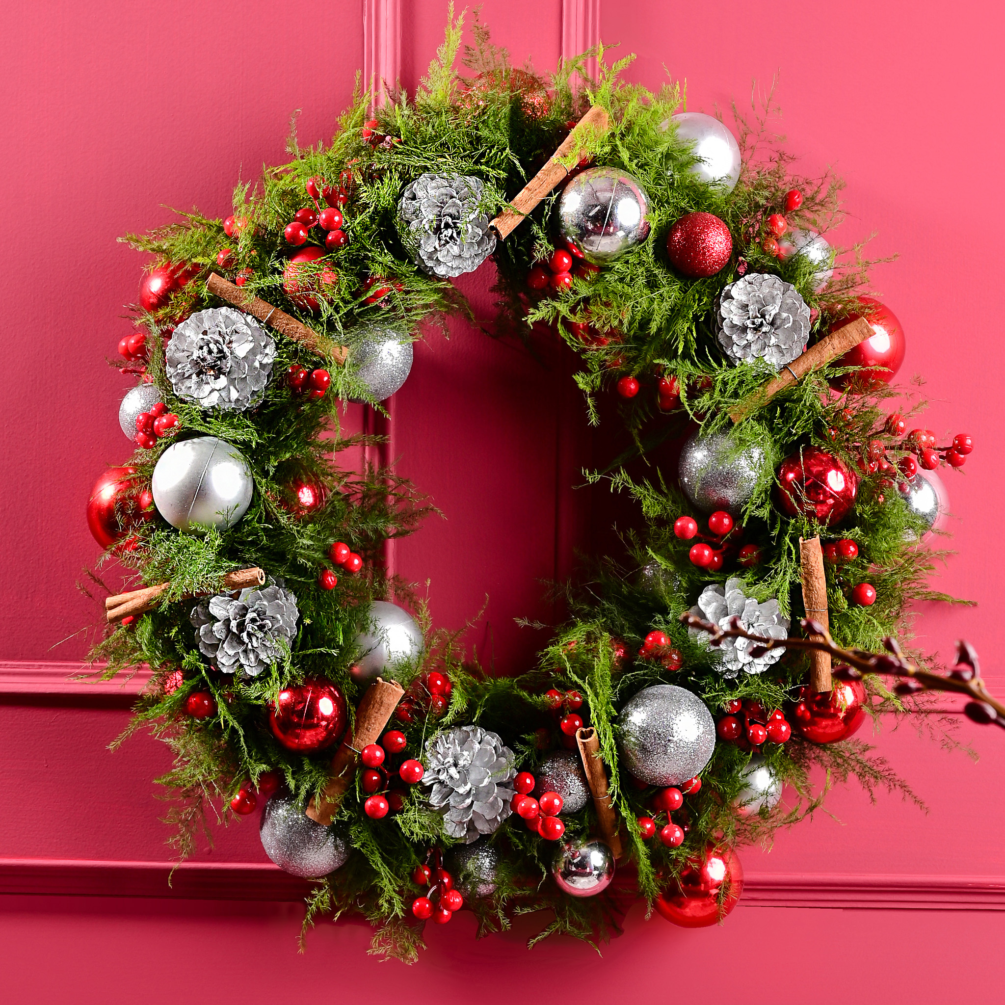  BAUBLE WREATH